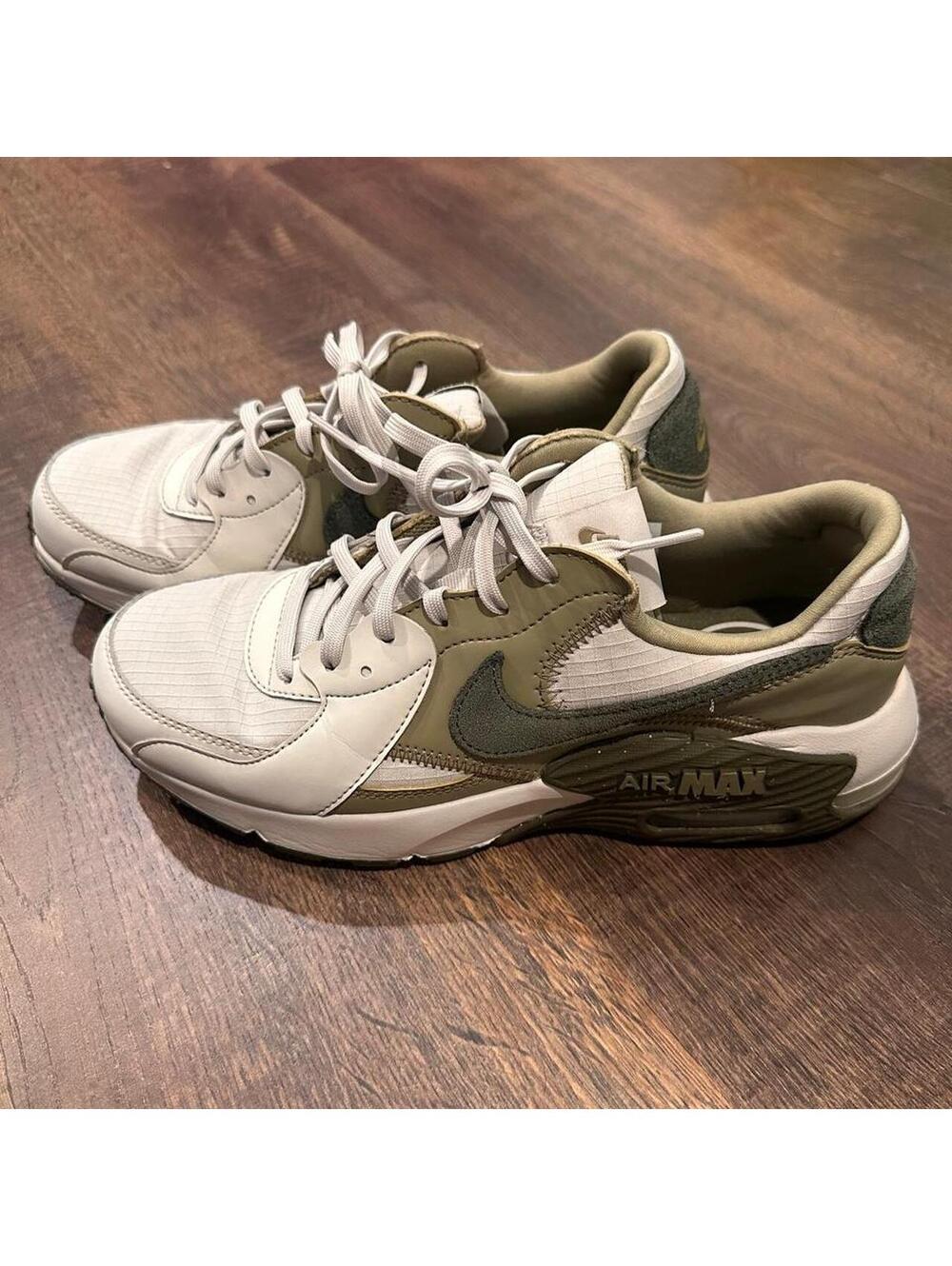 Nike Women's White and Grey Trainer